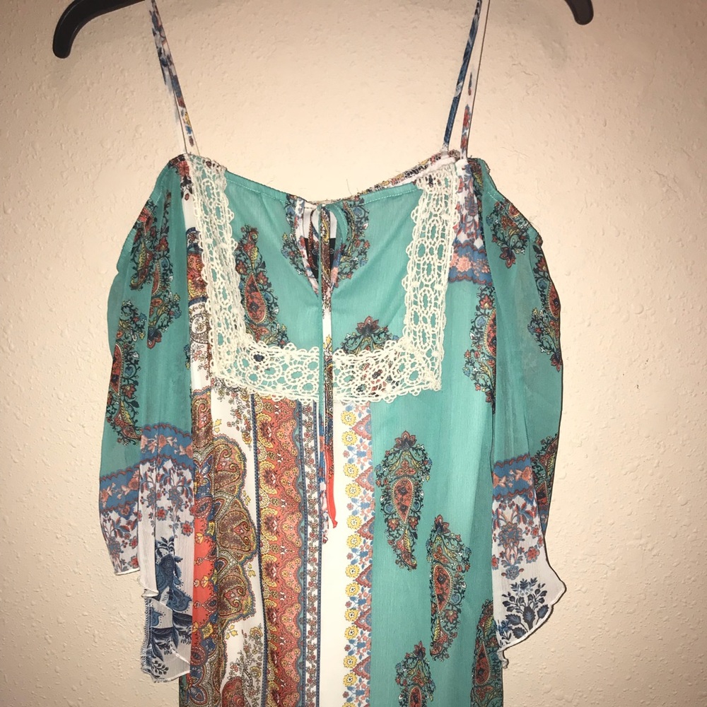 OFF THE SHOULDER DRESS!!